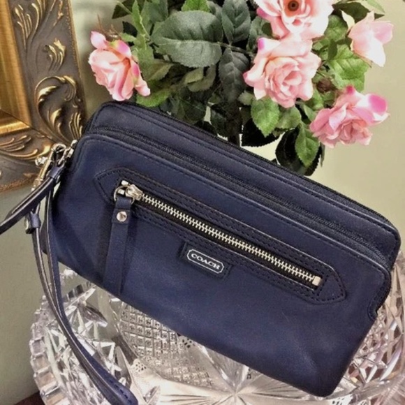 Coach Handbags - Coach Daisy Triple Zip Leather Wristlet/Clutch Wallet Midnight Navy Blue